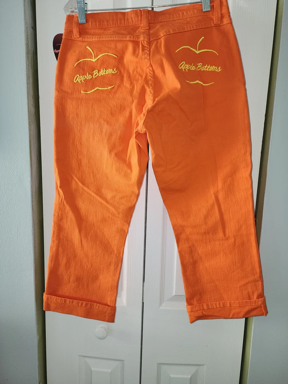 Apple Bottoms Orange Capri with Script Logo Size 8 Y2K Festive Vib - Picture 8 of 8